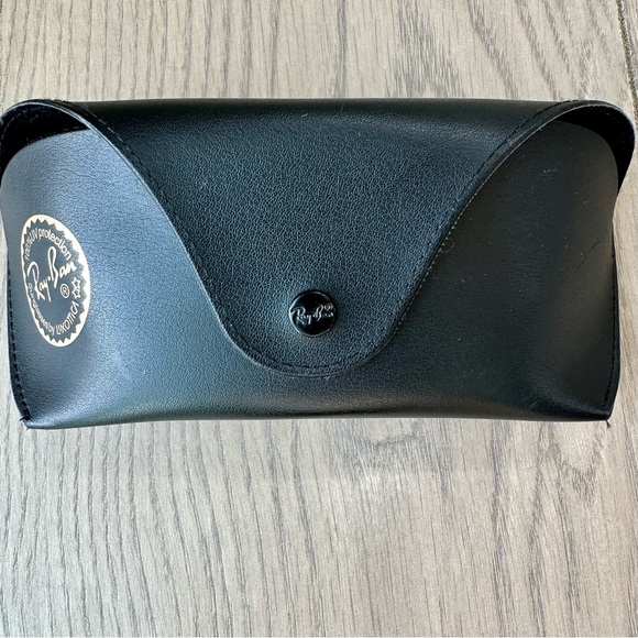 RAY-BAN SUNGLASS CASE BLACK - Picture 1 of 6